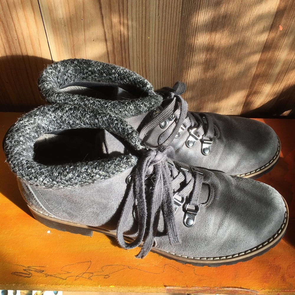 NINE WEST ankle boots.